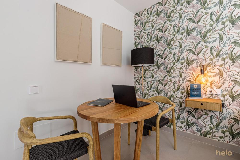 Cervantes Suites Малага Экстерьер фото