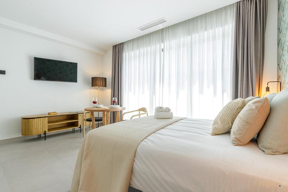 Cervantes Suites Малага Экстерьер фото