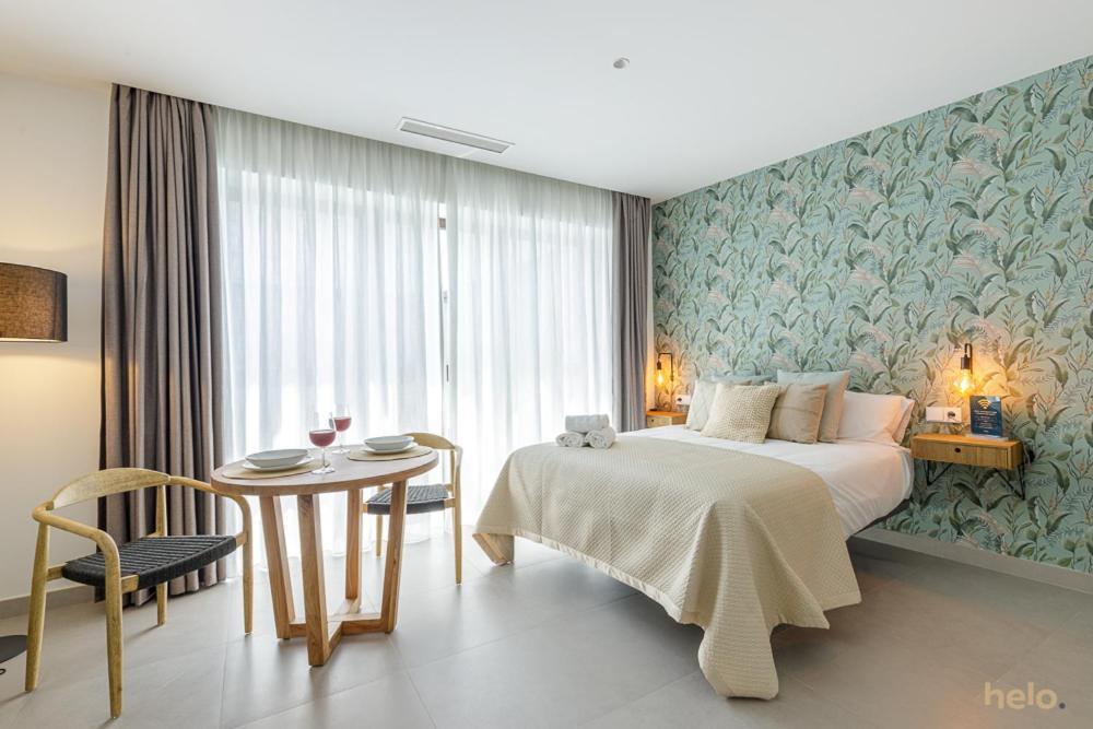 Cervantes Suites Малага Экстерьер фото